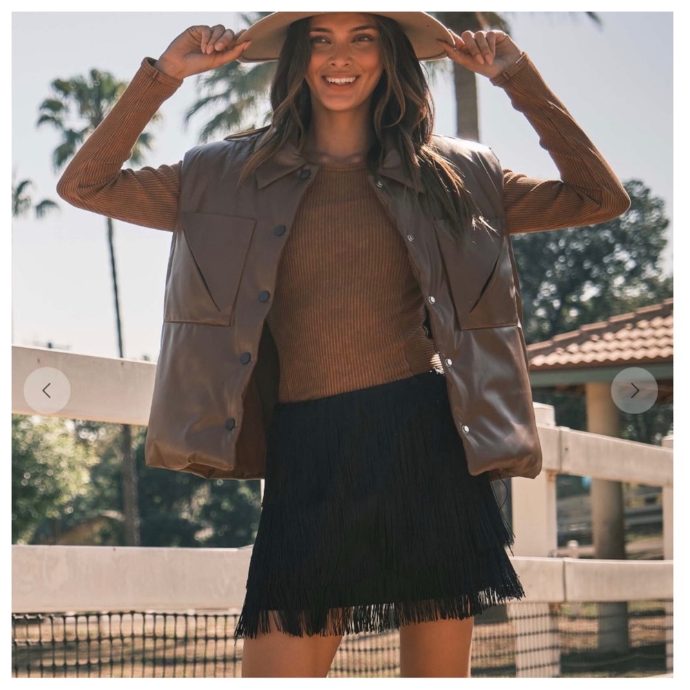 36 Soft Faux Leather Puff Vest Jacket - Picture 2 of 5